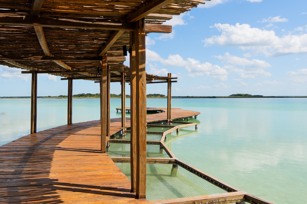 Aldea Mayab — pontile sulla laguna
